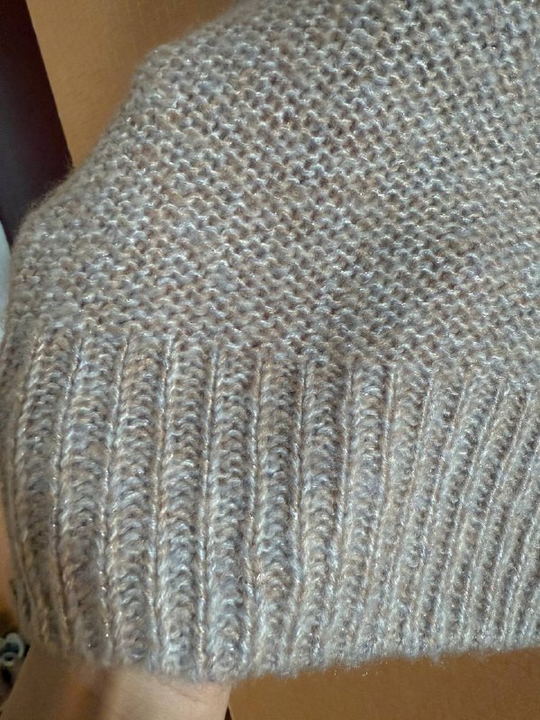 Женские свитера три штуки 3