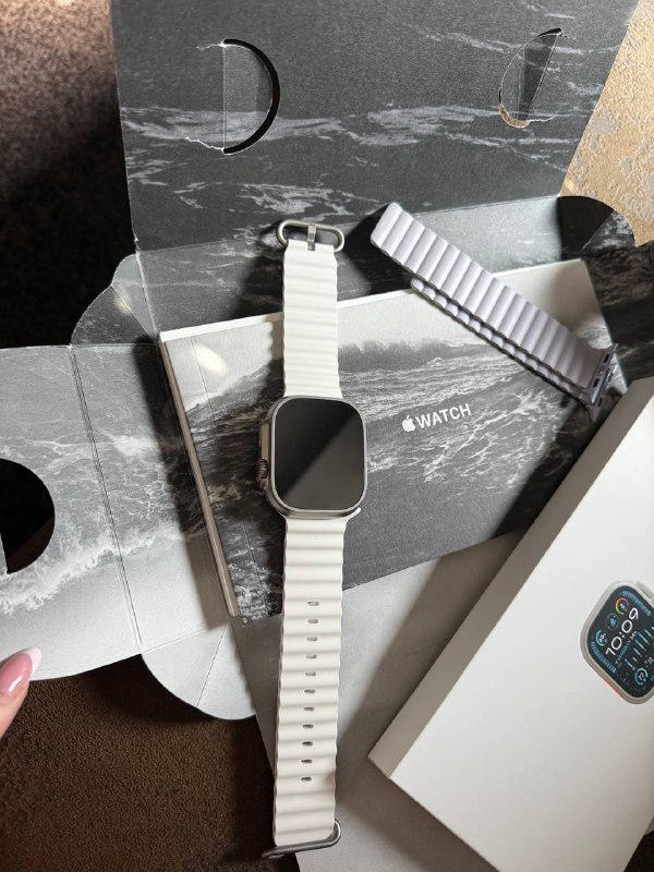 Apple Watch Ultra 2 Titanium Ocean White Band