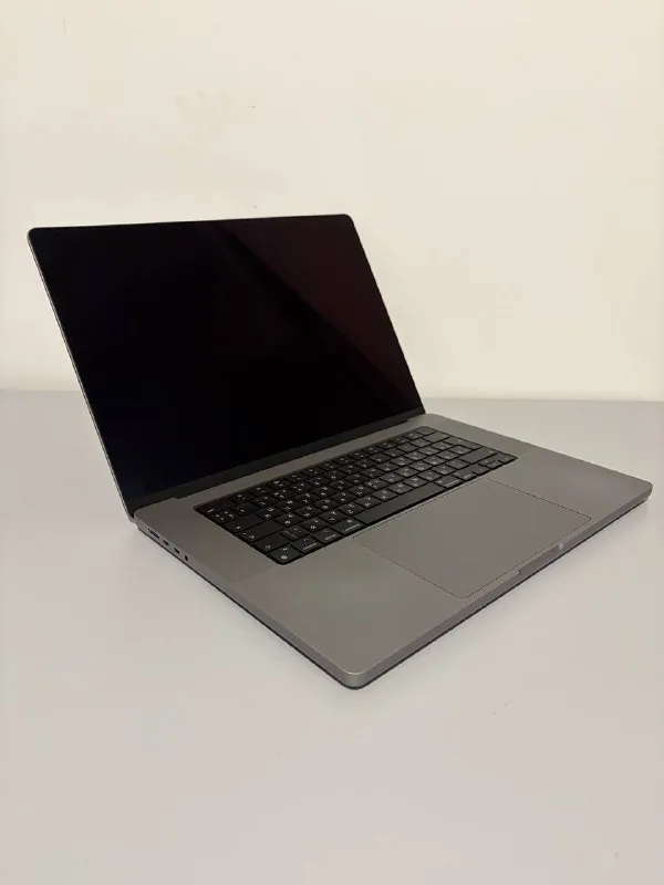 MacBook Pro 16-inch M1 (2021) 1