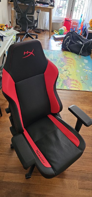 Офисные и игровые кресла HyperX и Jysk 2