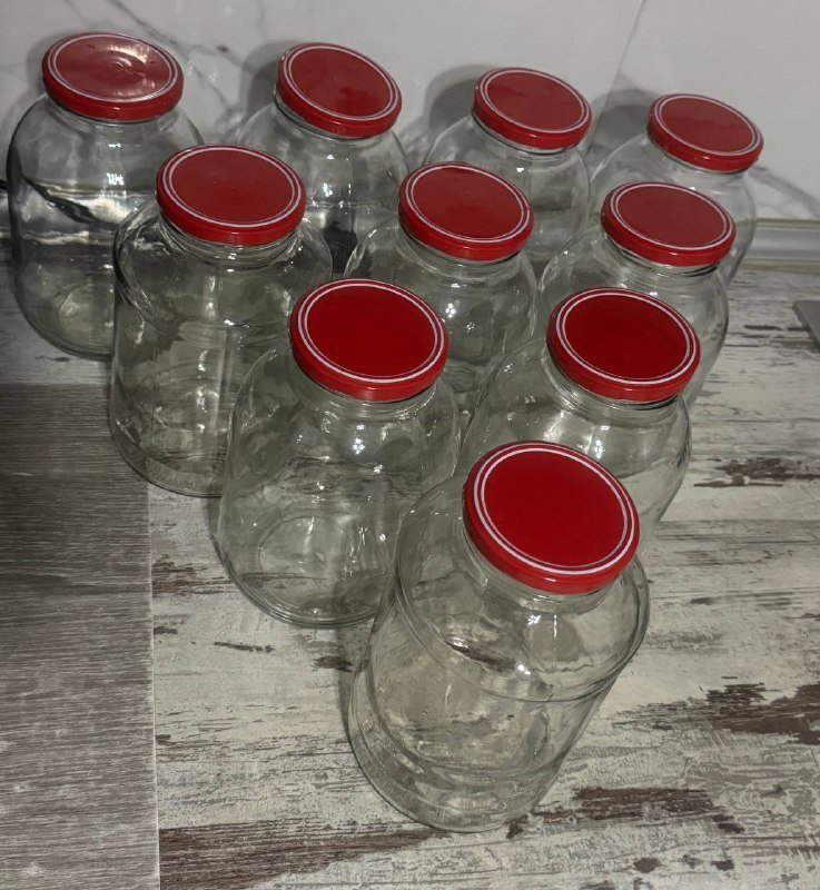 Стеклянные банки 2 л с крышками
