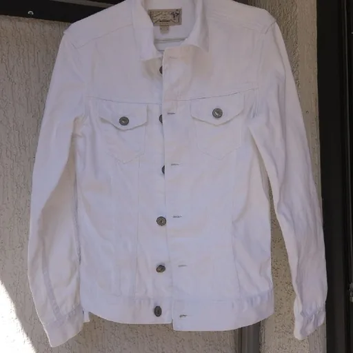 Белая джинсовая куртка AllSaints
