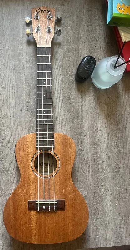 Укулеле UMA UK-05SC+EQ 1