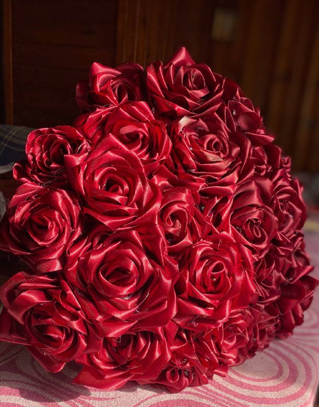 Атласные розы на заказ