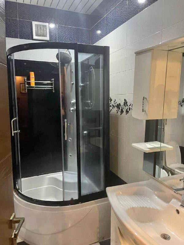 3-комнатная квартира с 2 спальнями в Батуми 9