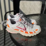 Женские кроссовки Nike 3