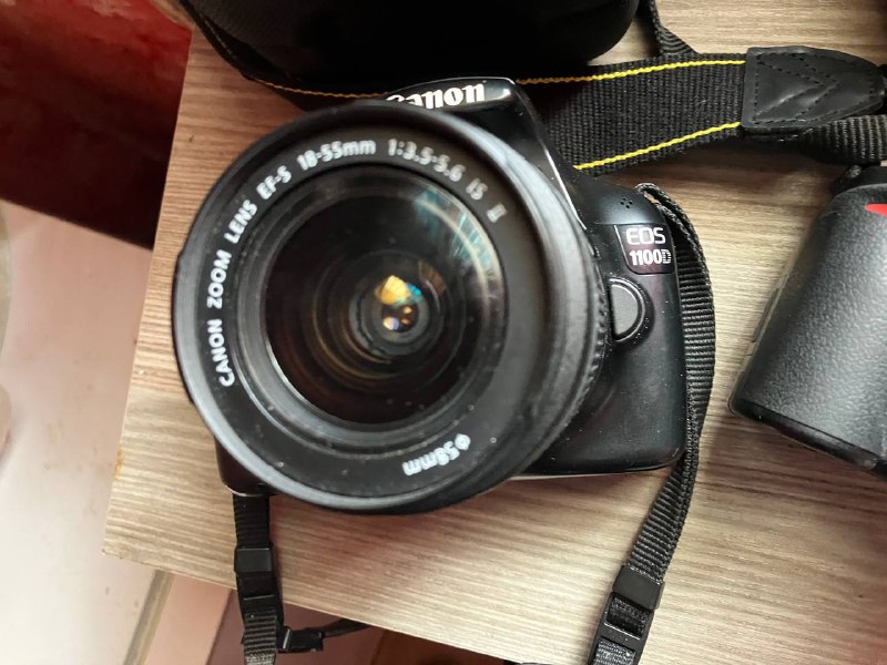 Canon 1100D, Nikon 3100D