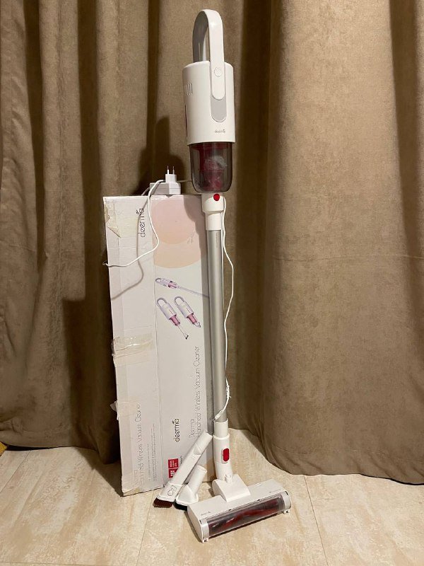 Пылесос Deerma с насадками и инструкцией