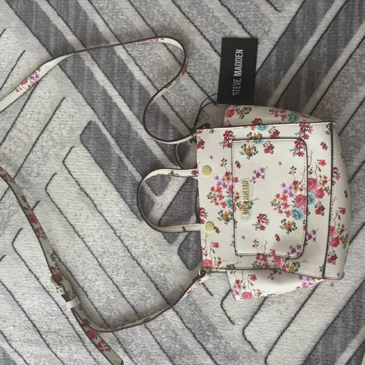 Сумки Steve Madden, Victoria's Secret, Juicy Couture