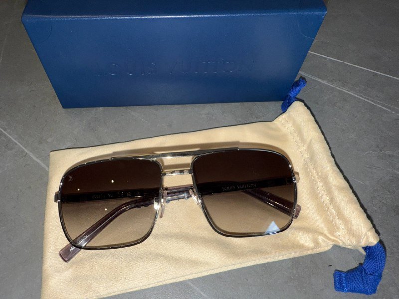 Женские и мужские солнцезащитные очки Miu Miu и Louis Vuitton 8