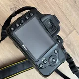 Nikon D3200, сумка, зарядка 3