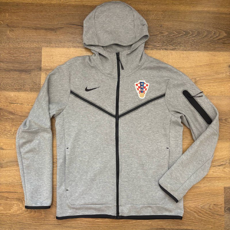 винтажное поло, футболка, лонгслив, сумка, кепки, ветровка, штаны, шорты, nike tech fleece 10