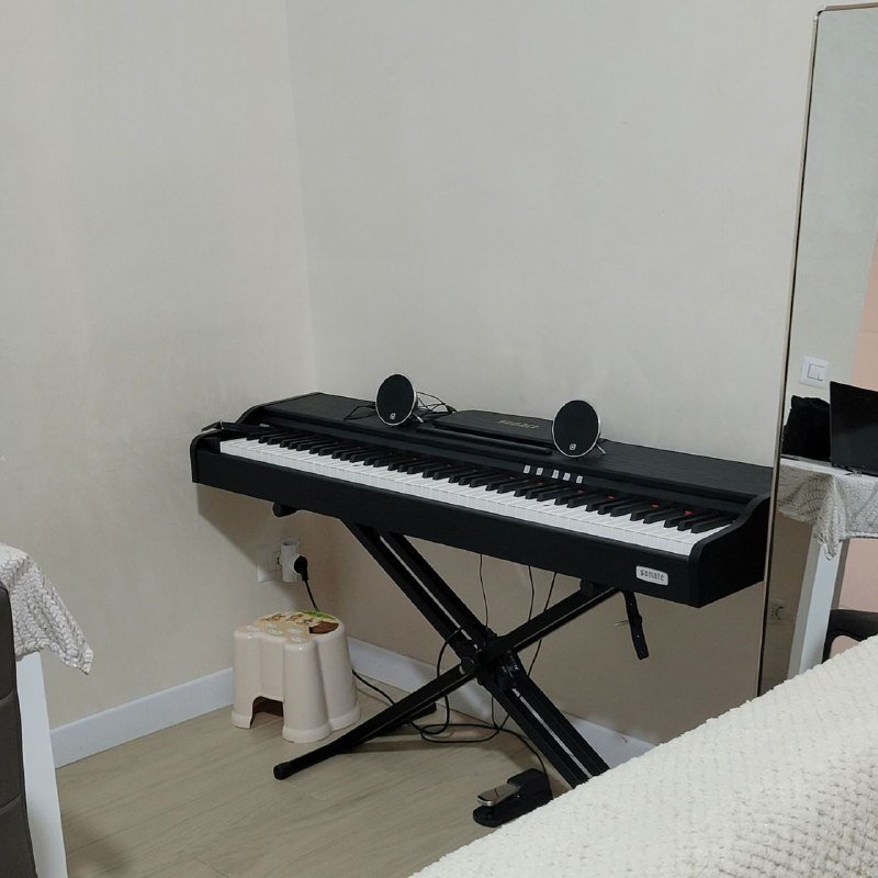 Фортепиано Sonate с педалью и стойкой