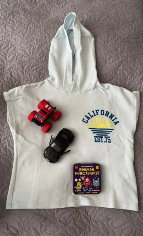 Футболка Zara, две машинки, карманная дорожная игра 7