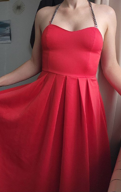 Шикарное красное платье размер 42–44