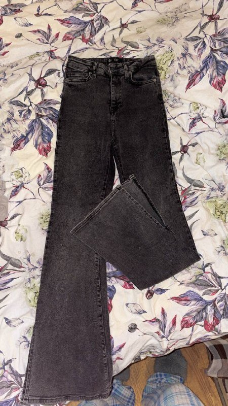 Тёмно-серые джинсы с высокой талией S