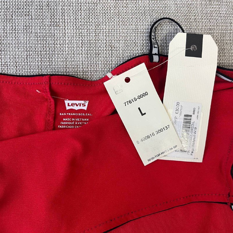 джинсовый комбинезон New Look, боди Levi’s (красный, черный) 5