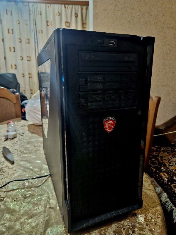 Razer Viper Ultimate, Razer DeathAdder Elite, MSI FULL TOWER ATX кейс, Garmin Forerunner 735XT 3