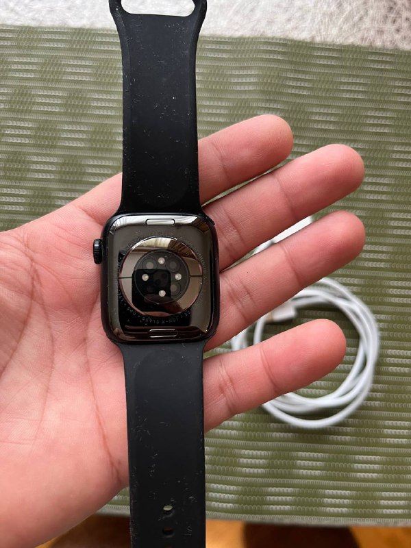 Apple Watch 8 41 с ремешком и зарядкой 3
