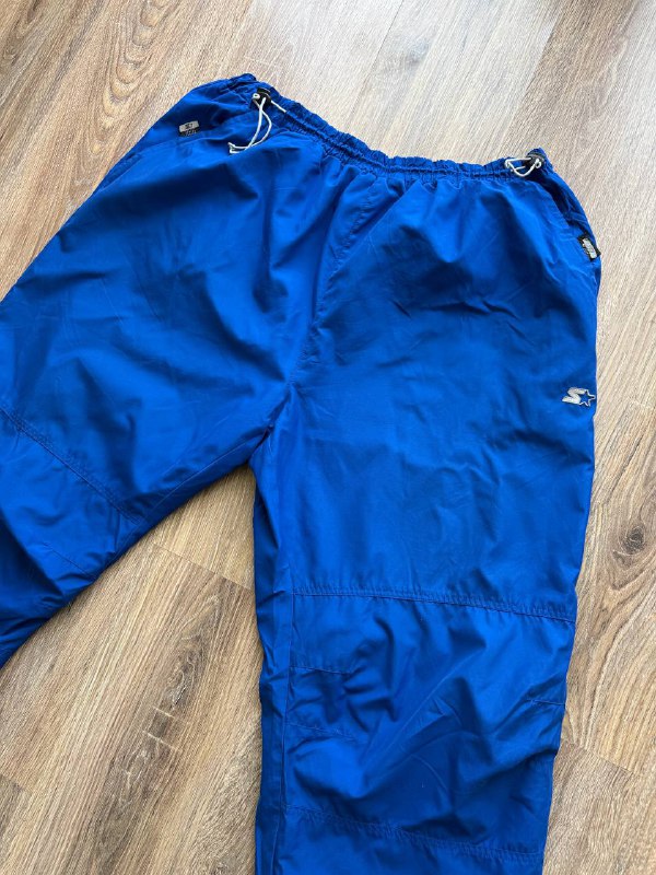Штаны Starter, Шорты Napapijri, Карго Jack Wolfskin, Штаны Nike, Шорты Salomon, Карго Dickies, Штаны-трансформеры Mammut, Шорты Berghaus, Штаны-трансформеры Fjällräven