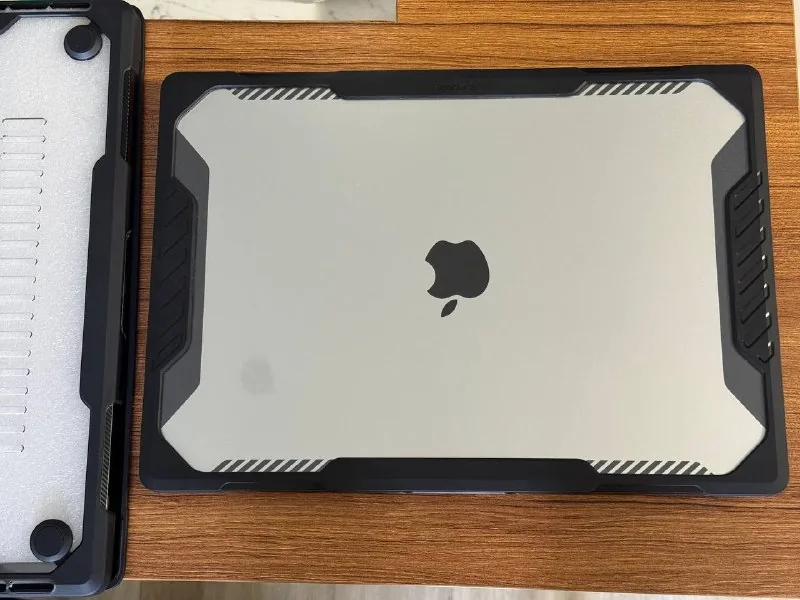 Чехол для MacBook Pro 16, Supcase 1