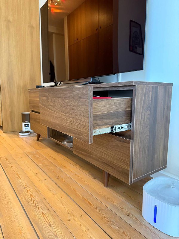 Монитор LG UltraFine 27md5kl, ТВ тумба ореховая с 4 ящиками 3