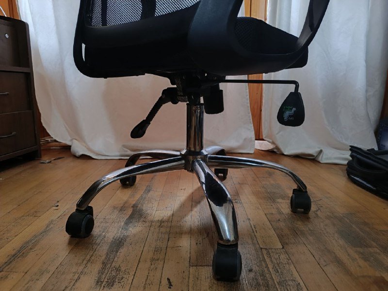 Офисное кресло 2