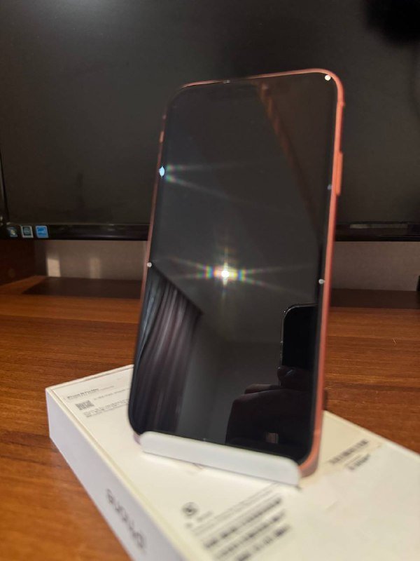 iPhone XR 64 GB коралловый цвет 3