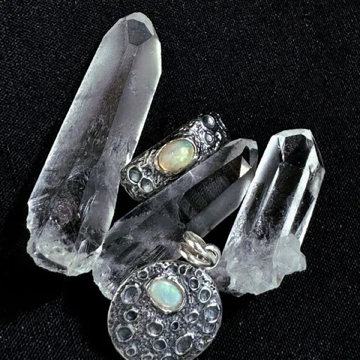 Серебряные украшения с опалом