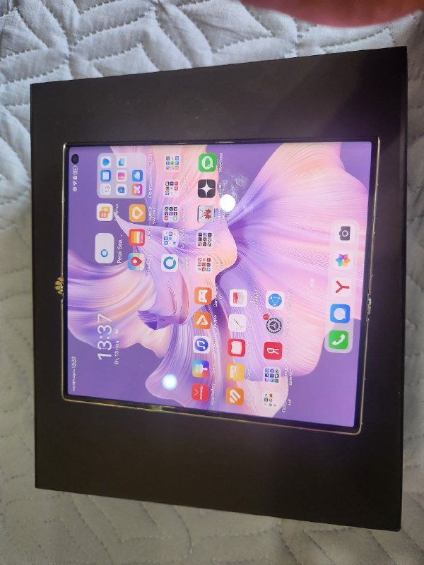 Смартфон Huawei Mate XS2, Ноутбук GPD Win Max 2021