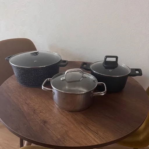 Кастрюли, стаканы, турка, молочник, питчер