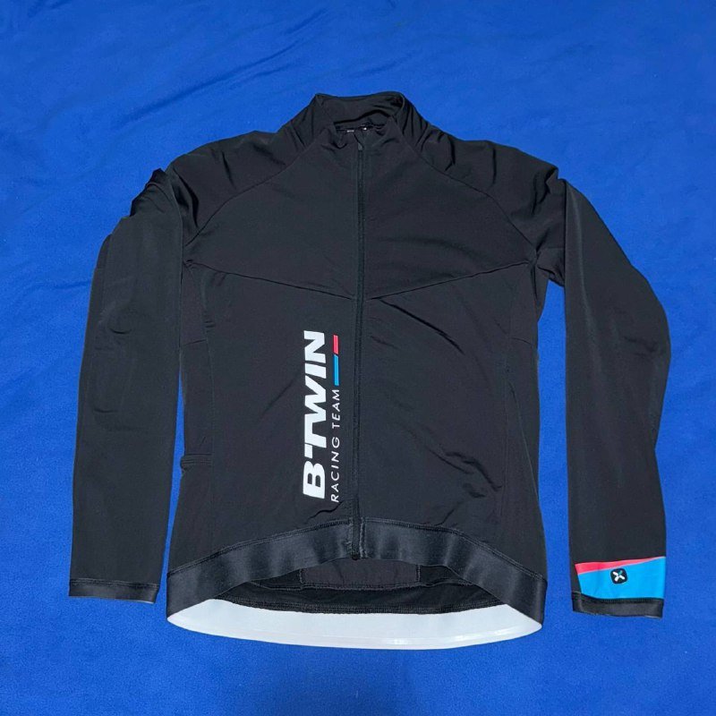 черная джерси Gore, белая джерси Nalini, джерси Rapha G.S. Imperial merino, винтажная джерси Deutschlandsberg Austria, винтажная джерси Eddy Merckx Panasonic, черное джерси Rapha core, черная джерси B'twin, длинные бибы Gore, длинные бибы Dhb 7