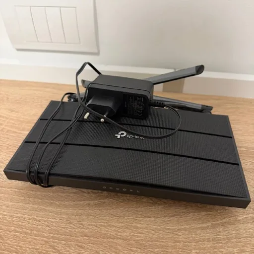 Роутер TP-Link XC220-G3v