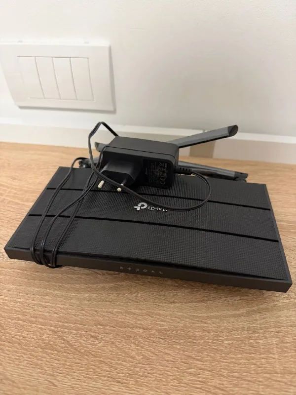 Роутер TP-Link XC220-G3v 1