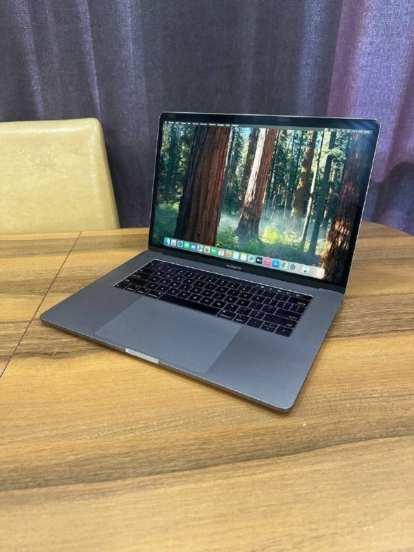 MacBook Pro 15 2018 Core i9 32GB 1TB RX 560X