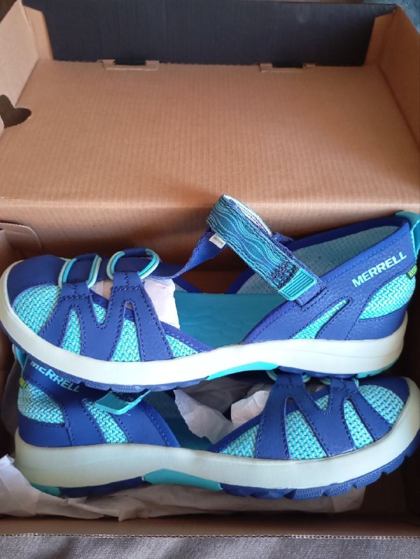 Босоножки Merrell, Jack Wolfskin, сумка Reebok