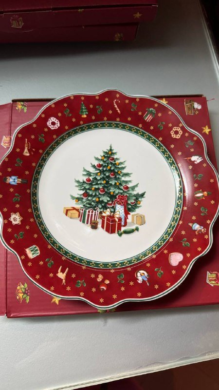 Новогодние тарелки салатные, большие