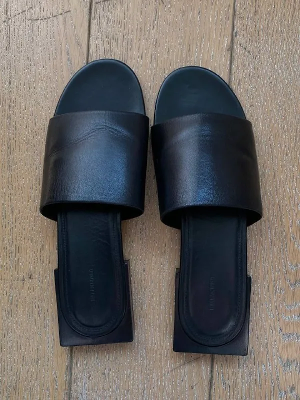 Черные кожаные мюли Balenciaga 5