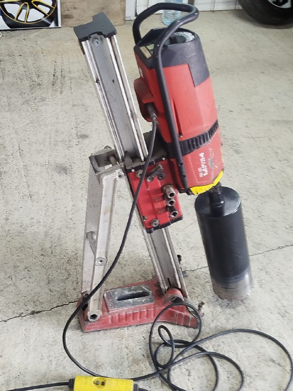 Установка для алмазного бурения Hilti DD350, коронки 1