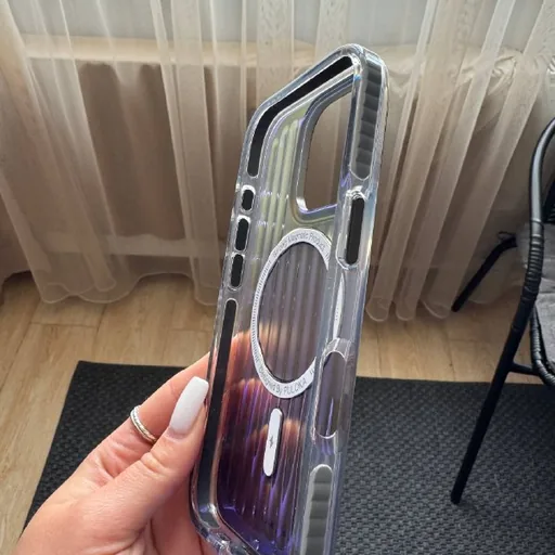 Чехол на iPhone 16 Pro