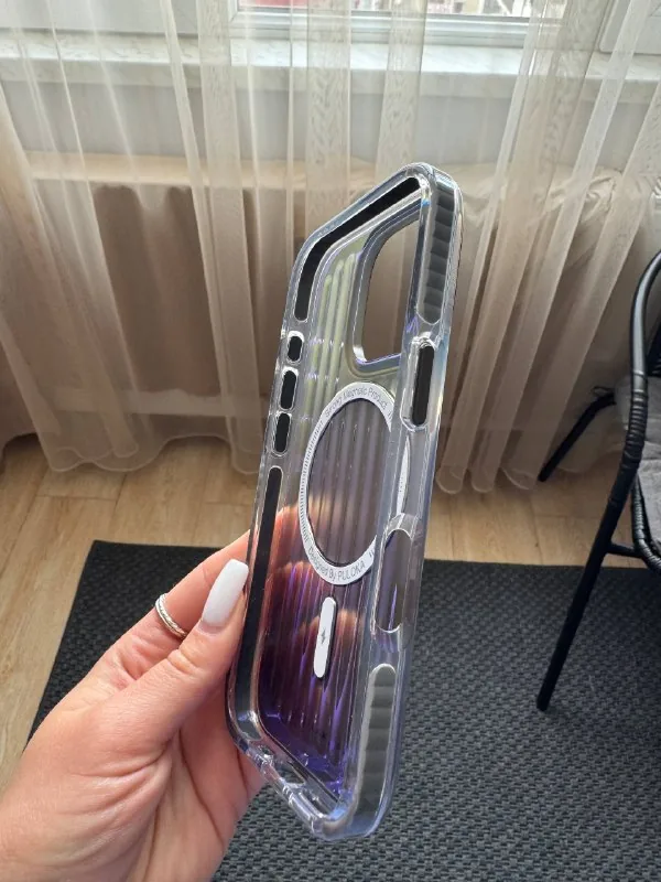 Чехол на iPhone 16 Pro 1