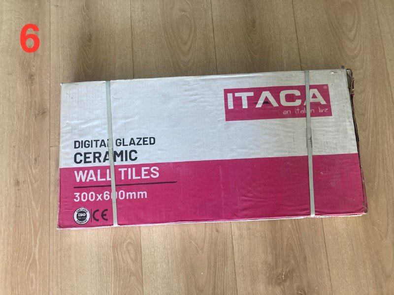 диван раскладной, стол, складной столик, тележка на колесах, рейлинг, плитка 9