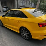 Жёлтый Audi 7