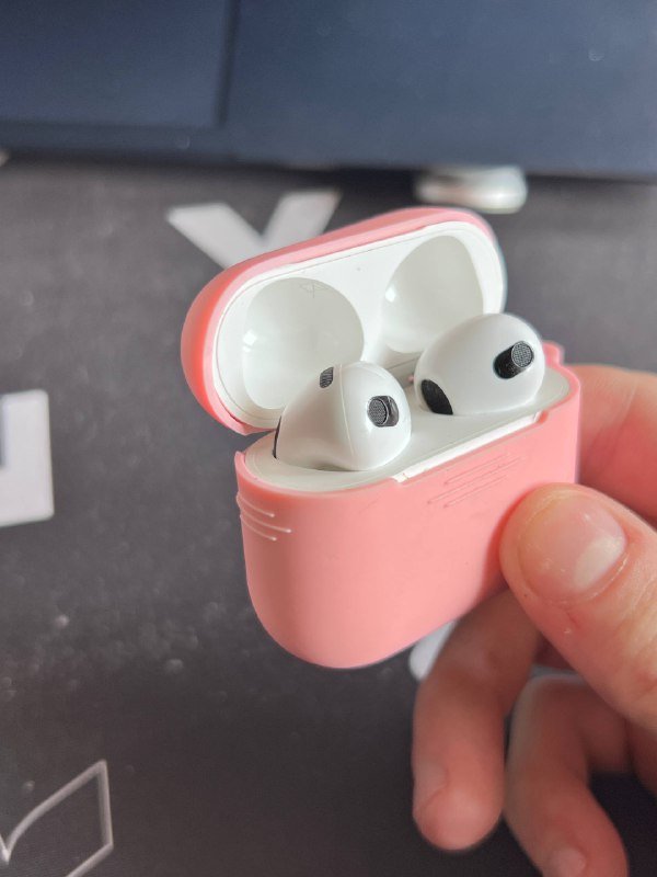 AIRPODS 3 оригинальные с дефектом левого наушника