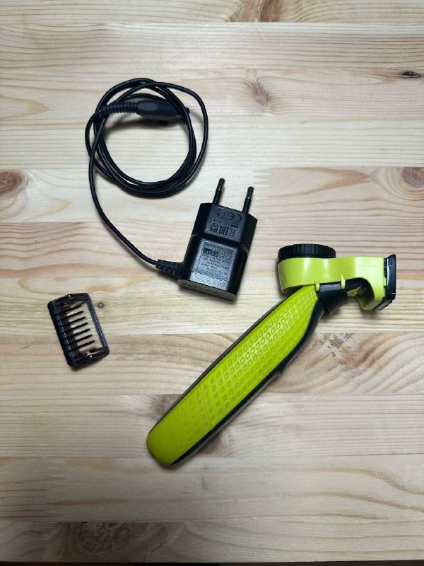 Триммер Philips OneBlade QP2520 и комплект