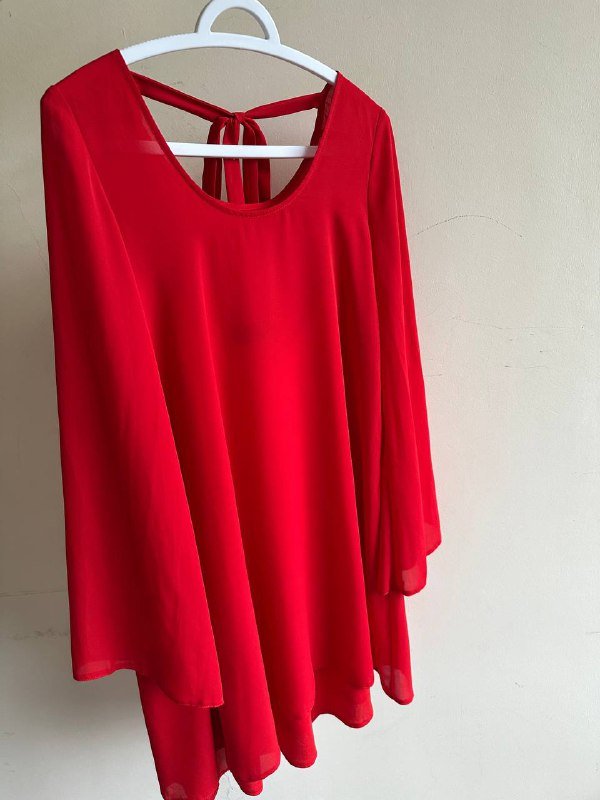 Красное платье с расклешенными рукавами MOHITO 5