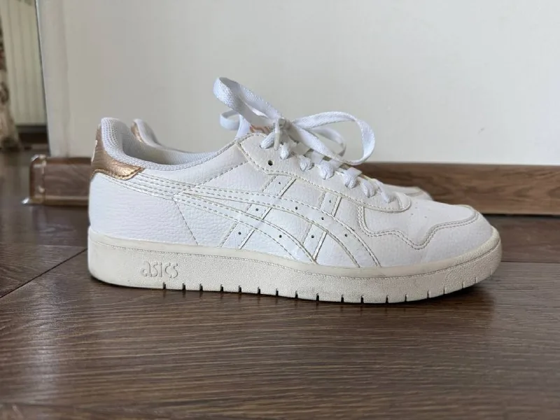 Женские кроссовки ASICS 1