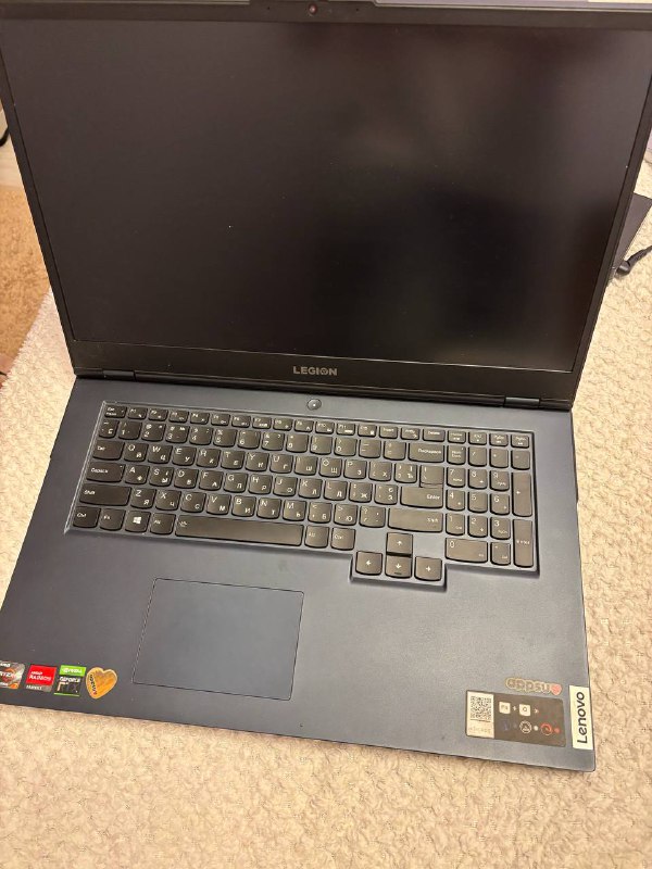 MacBook Pro 16" M1 Pro, Lenovo Legion 5 17 ACH Ryzen 7 Laptop 5