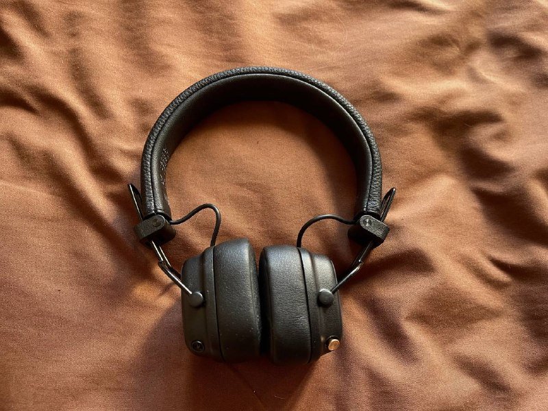 Marshall Major V headphones