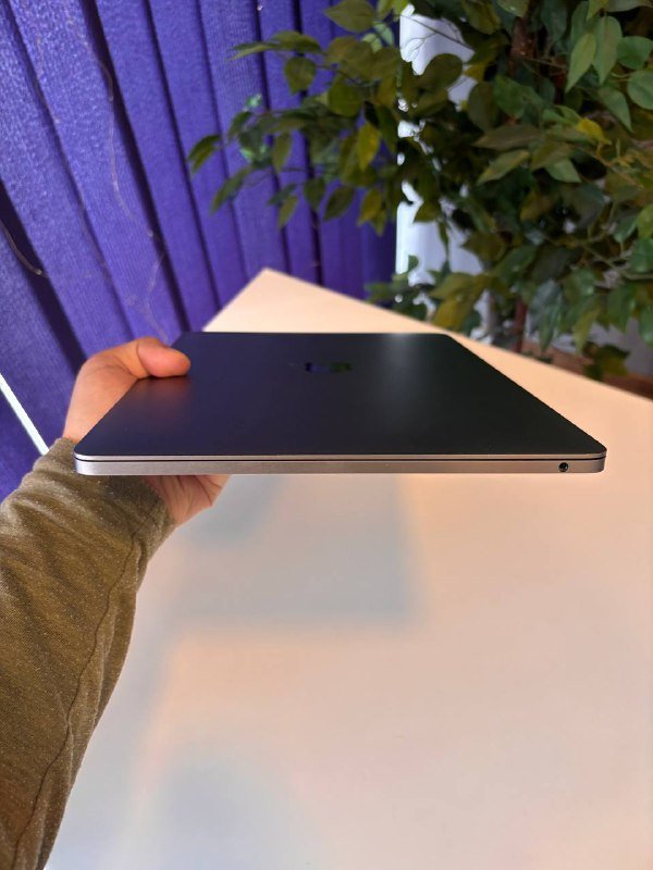 Macbook pro 2019 i5 16/256 5